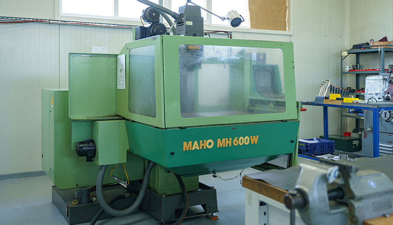CNC glodalica MAHO MH600